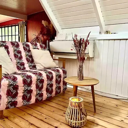 Colorful Summerhouse Close To The Sea *